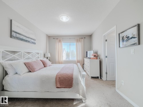 1692 Chapman Way, Edmonton, AB - Indoor Photo Showing Bedroom