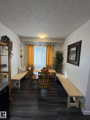 3127 109 Street, Edmonton, AB - Indoor