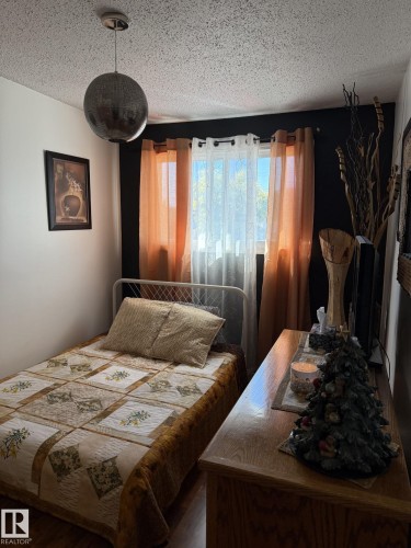 3127 109 Street, Edmonton, AB - Indoor Photo Showing Bedroom
