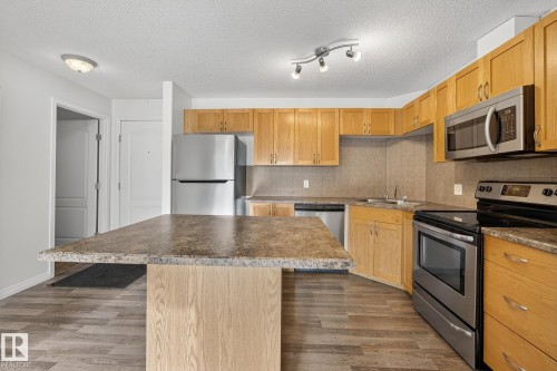 1124 330 Clareview Station Drive, Edmonton, AB - Indoor Photo Showing Kitchen