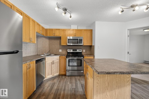 1124 330 Clareview Station Drive, Edmonton, AB - Indoor Photo Showing Kitchen With Double Sink