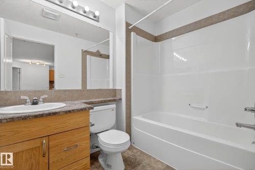 1124 330 Clareview Station Drive, Edmonton, AB - Indoor Photo Showing Bathroom