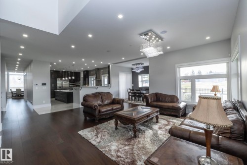 14 3466 Keswick Boulevard, Edmonton, AB - Indoor Photo Showing Living Room