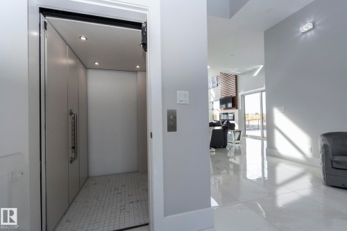 14 3466 Keswick Boulevard, Edmonton, AB - Indoor Photo Showing Other Room