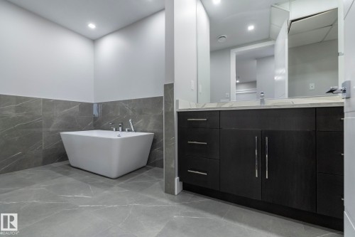 14 3466 Keswick Boulevard, Edmonton, AB - Indoor Photo Showing Bathroom
