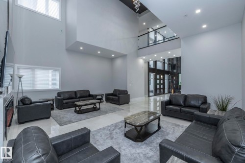 14 3466 Keswick Boulevard, Edmonton, AB - Indoor Photo Showing Living Room