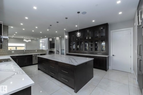 14 3466 Keswick Boulevard, Edmonton, AB - Indoor Photo Showing Kitchen With Upgraded Kitchen