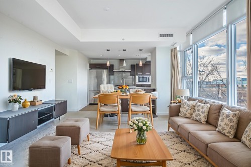 301 2606 109 Street, Edmonton, AB - Indoor Photo Showing Living Room