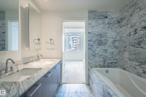 301 2606 109 Street, Edmonton, AB - Indoor Photo Showing Bathroom