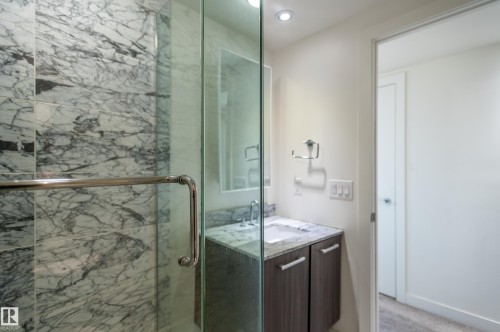 301 2606 109 Street, Edmonton, AB - Indoor Photo Showing Bathroom