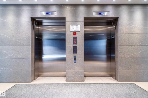 301 2606 109 Street, Edmonton, AB - Indoor Photo Showing Other Room