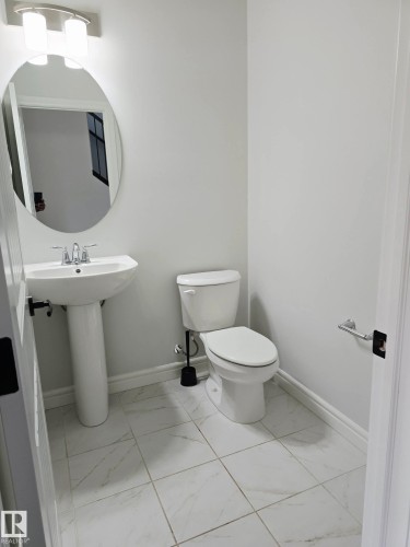 449 Conroy Crescent, Edmonton, AB - Indoor Photo Showing Bathroom