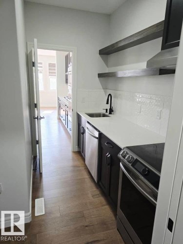 449 Conroy Crescent, Edmonton, AB - Indoor Photo Showing Kitchen With Upgraded Kitchen