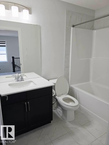 449 Conroy Crescent, Edmonton, AB - Indoor Photo Showing Bathroom