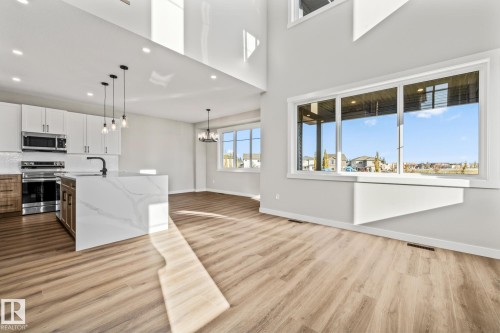 671 King Street, Spruce Grove, AB - Indoor Photo Showing Kitchen