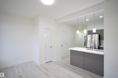 12 2710 66 Street, Edmonton, AB - Indoor