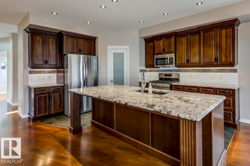 11122 52 Street, Edmonton, AB - Indoor Photo Showing Kitchen With Upgraded Kitchen