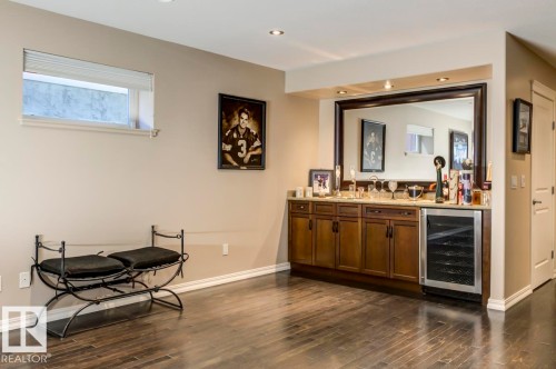 11122 52 Street, Edmonton, AB - Indoor