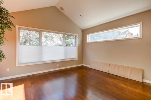 11122 52 Street, Edmonton, AB - Indoor Photo Showing Other Room