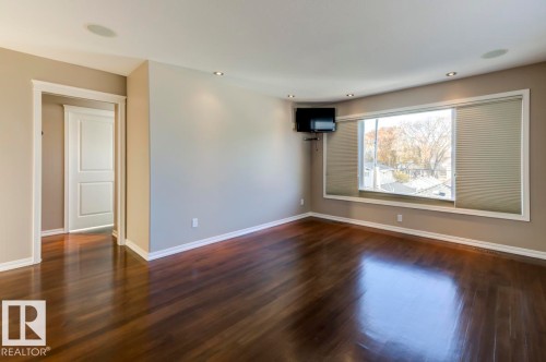 11122 52 Street, Edmonton, AB - Indoor Photo Showing Other Room