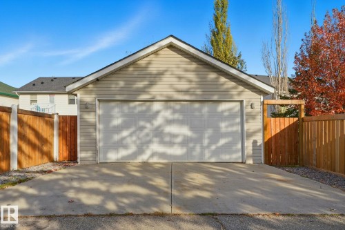 1922 Tanner Wynd, Edmonton, AB - Outdoor