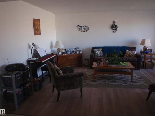 5810 - 53 Street, Barrhead, AB - Indoor