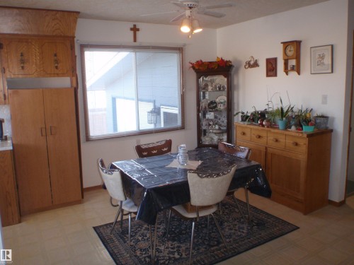 5810 - 53 Street, Barrhead, AB - Indoor Photo Showing Dining Room