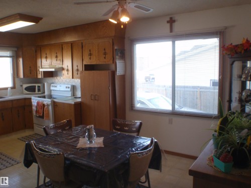 5810 - 53 Street, Barrhead, AB - Indoor Photo Showing Other Room