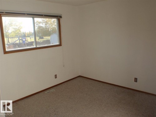 5810 - 53 Street, Barrhead, AB - Indoor Photo Showing Other Room