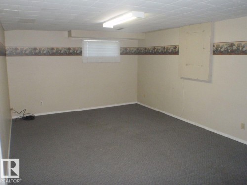 5810 - 53 Street, Barrhead, AB - Indoor