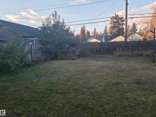 7508 111 Ave Nw, Edmonton, AB 