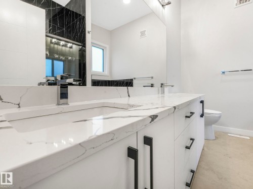 36 Dalquist Bay, Leduc, AB - Indoor Photo Showing Bathroom