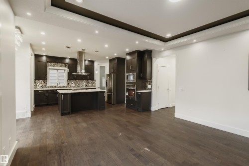 2109 53 Street, Edmonton, AB - Indoor Photo Showing Kitchen With Upgraded Kitchen