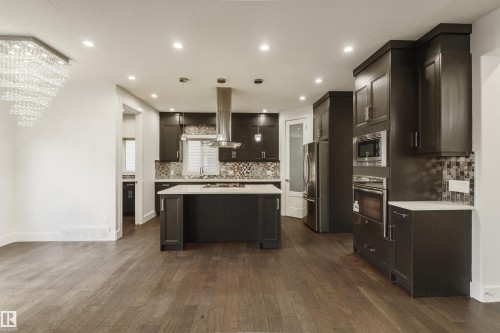 2109 53 Street, Edmonton, AB - Indoor Photo Showing Kitchen With Upgraded Kitchen