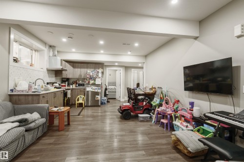 2109 53 Street, Edmonton, AB - Indoor Photo Showing Living Room
