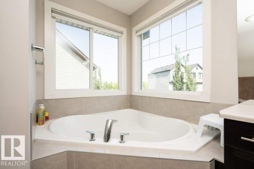 1007 158 Street, Edmonton, AB - Indoor Photo Showing Bathroom