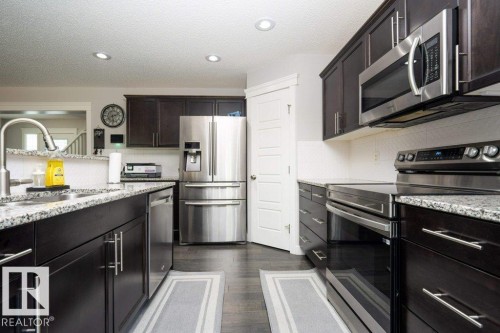 1007 158 Street, Edmonton, AB - Indoor Photo Showing Kitchen With Upgraded Kitchen