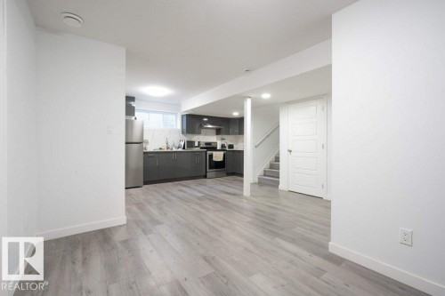 1007 158 Street, Edmonton, AB - Indoor