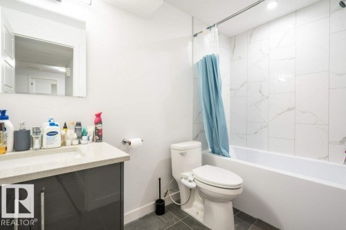 1007 158 Street, Edmonton, AB - Indoor Photo Showing Bathroom