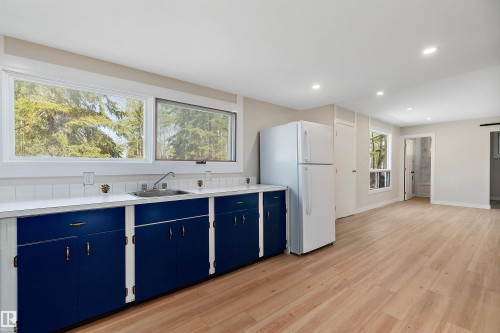 274022 Twp Road 480, Rural Wetaskiwin County, AB - Indoor Photo Showing Kitchen