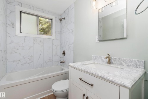274022 Twp Road 480, Rural Wetaskiwin County, AB - Indoor Photo Showing Bathroom