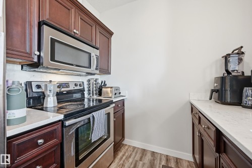 411 304 Ambleside Link Link, Edmonton, AB - Indoor Photo Showing Kitchen
