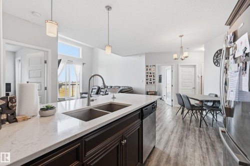 411 304 Ambleside Link Link, Edmonton, AB - Indoor Photo Showing Kitchen With Double Sink With Upgraded Kitchen