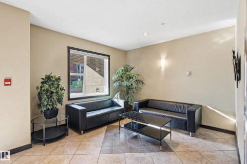 411 304 Ambleside Link Link, Edmonton, AB - Indoor Photo Showing Other Room
