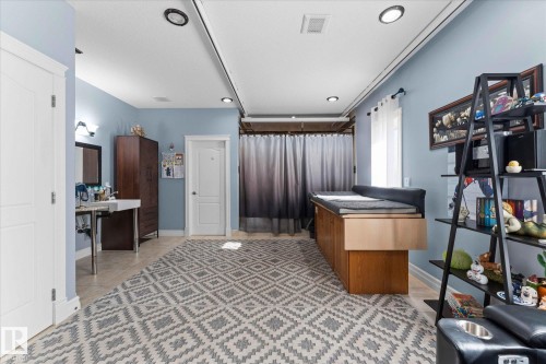 10516 158 Street, Edmonton, AB - Indoor