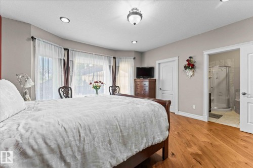10516 158 Street, Edmonton, AB - Indoor Photo Showing Bedroom