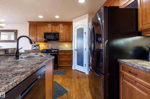 4224 157 Av, Edmonton, AB - Indoor Photo Showing Kitchen With Double Sink