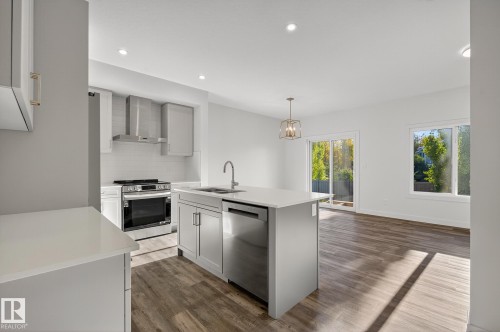 5 5122 213A Street, Edmonton, AB - Indoor Photo Showing Kitchen With Upgraded Kitchen