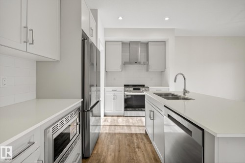 5 5122 213A Street, Edmonton, AB - Indoor Photo Showing Kitchen With Double Sink With Upgraded Kitchen