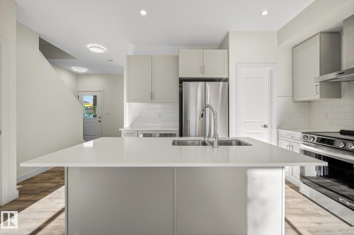 5 5122 213A Street, Edmonton, AB - Indoor Photo Showing Kitchen With Double Sink With Upgraded Kitchen